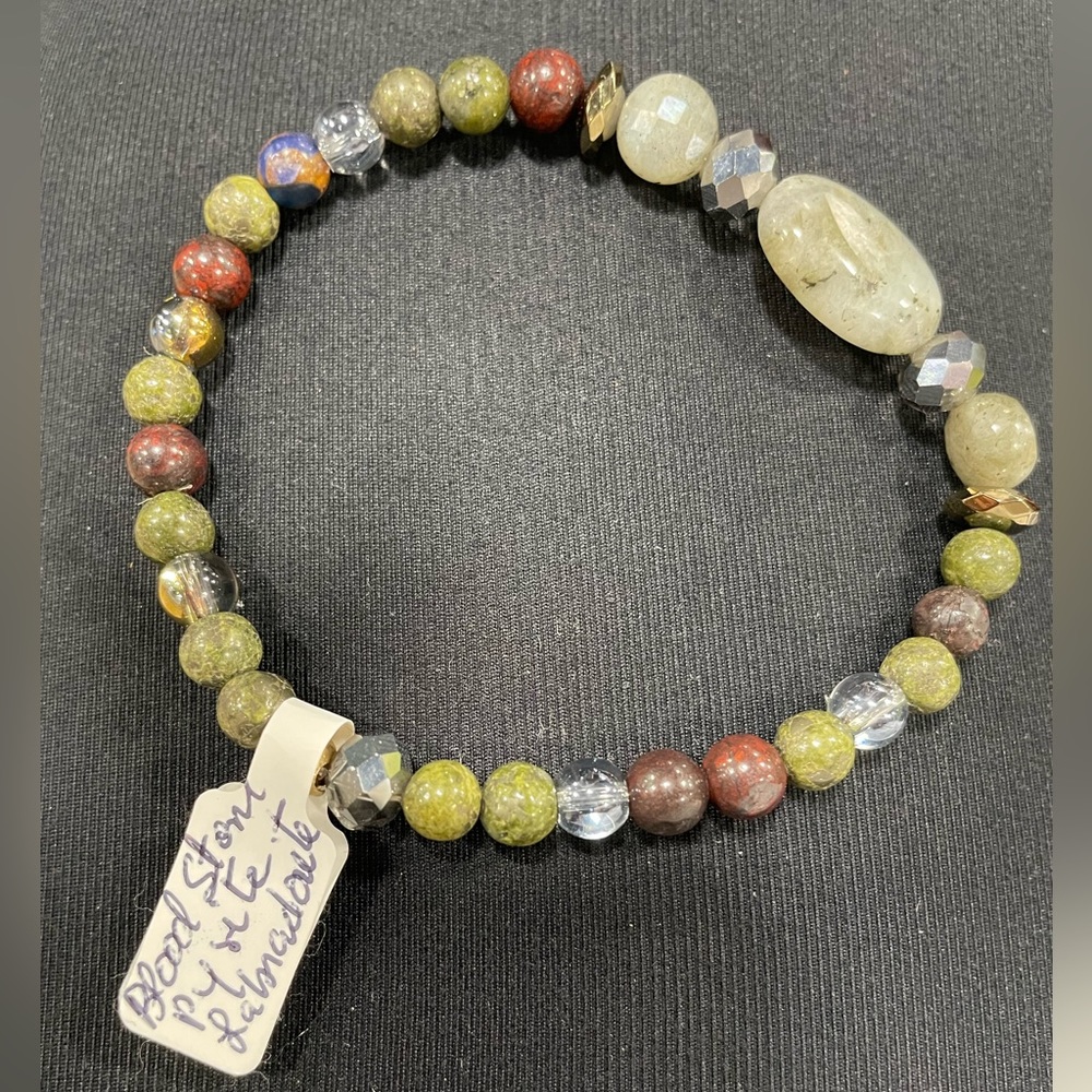Labradorite and Bloodstone 8” braclet